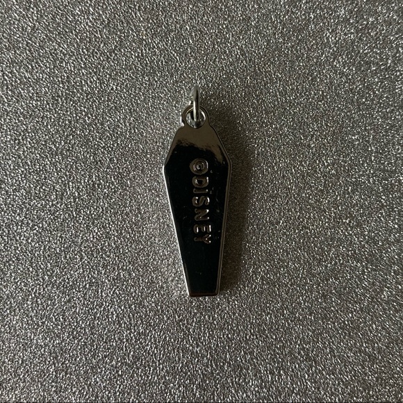 🌈 Jack Skellington in coffin pendant charm - Picture 4 of 4